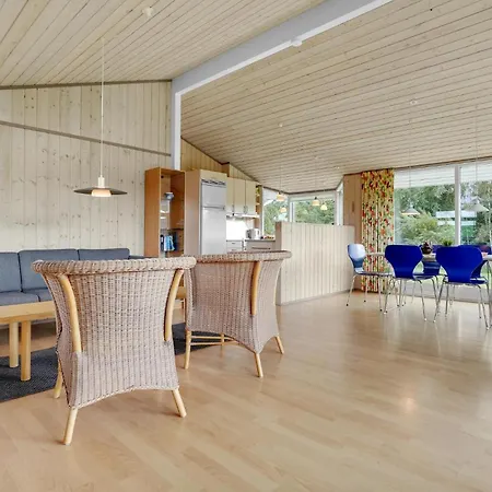 Lovely Home In Knebel With Wifi בית נופש *