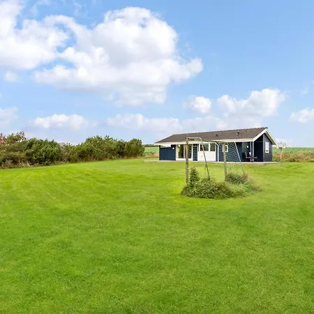 Lovely Home In Knebel With Wifi